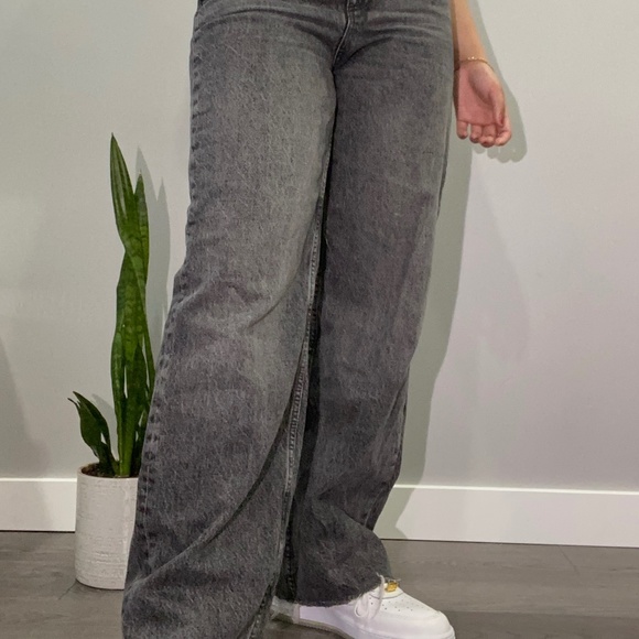 (Brand New) Women's Zara high waist straight leg distressed jeans. - Picture 4 of 8